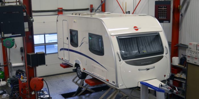 Caravan laten repareren